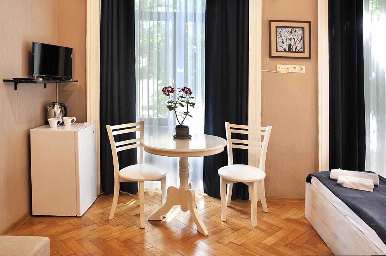 Hb Apartments Mari Brose ティビリシ エクステリア 写真