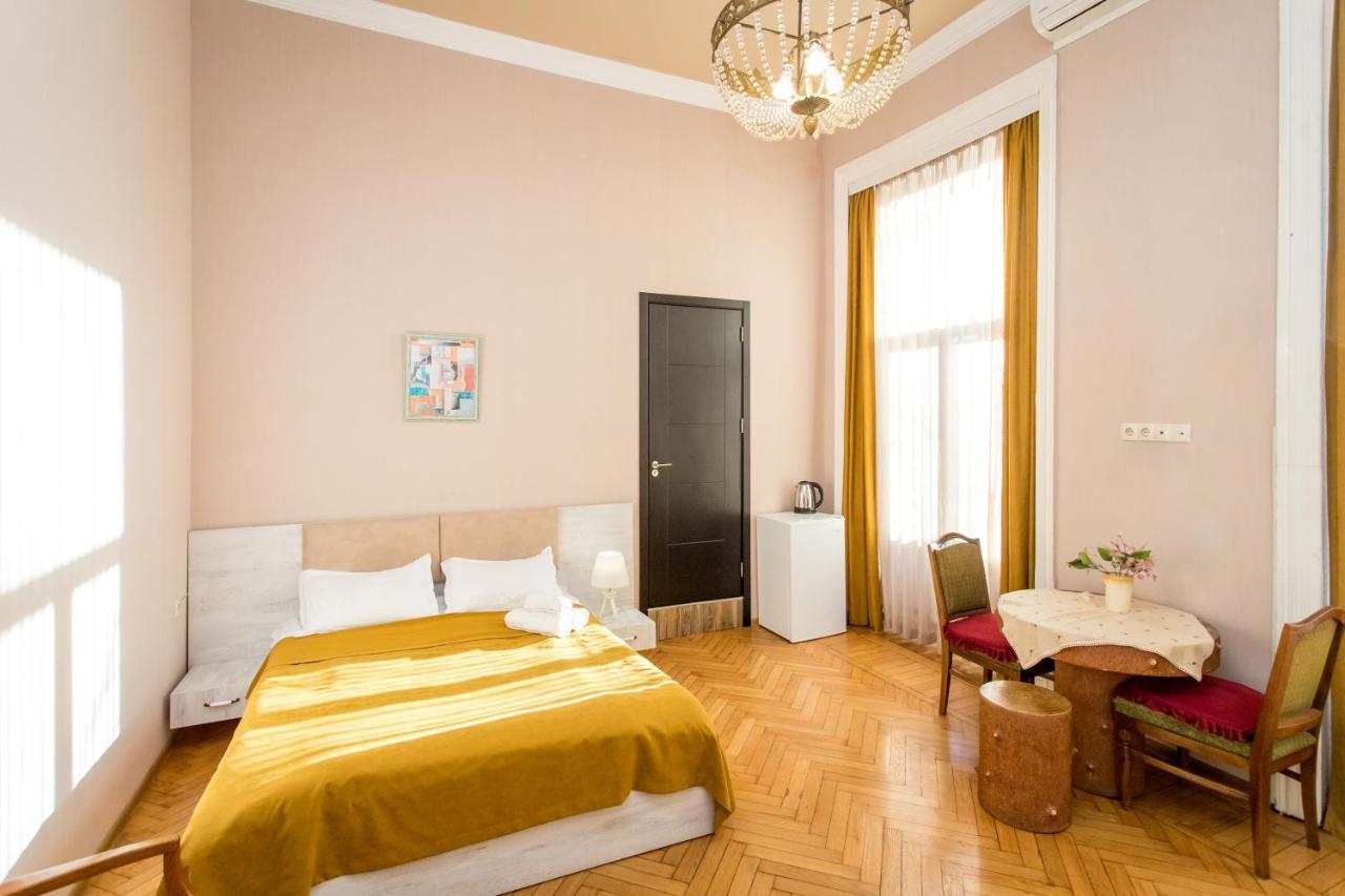 Hb Apartments Mari Brose ティビリシ エクステリア 写真