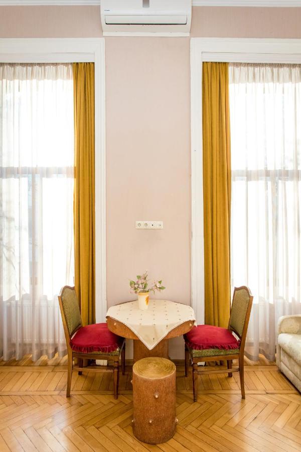 Hb Apartments Mari Brose ティビリシ エクステリア 写真