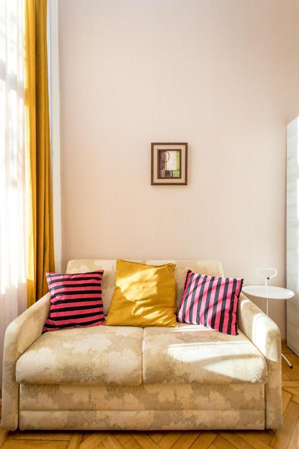 Hb Apartments Mari Brose ティビリシ エクステリア 写真