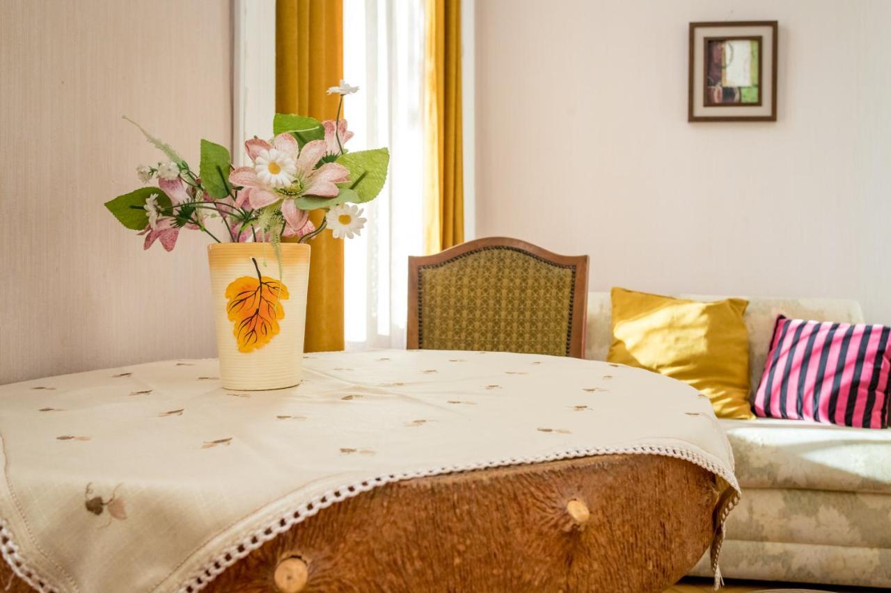 Hb Apartments Mari Brose ティビリシ エクステリア 写真