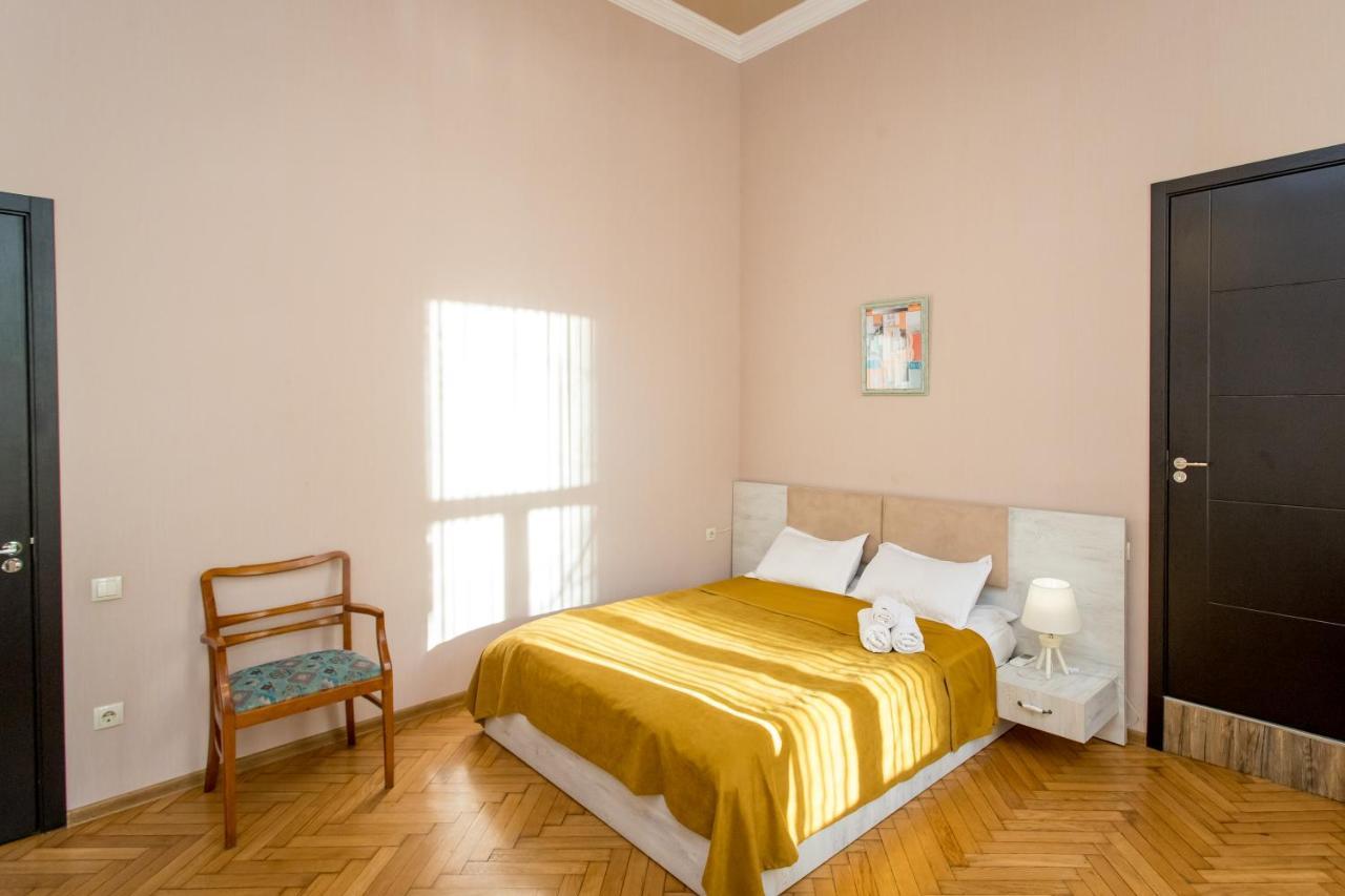 Hb Apartments Mari Brose ティビリシ エクステリア 写真