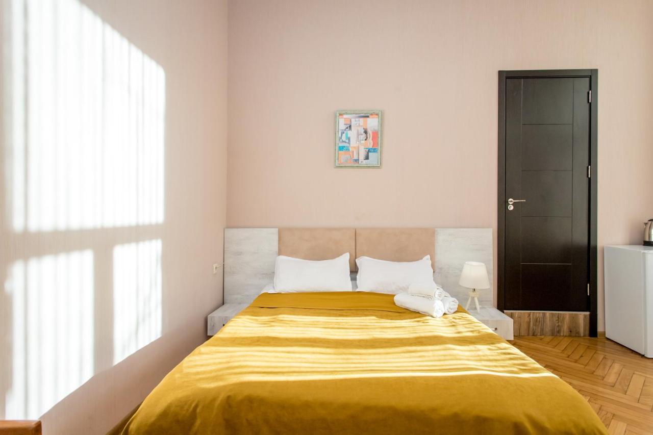 Hb Apartments Mari Brose ティビリシ エクステリア 写真