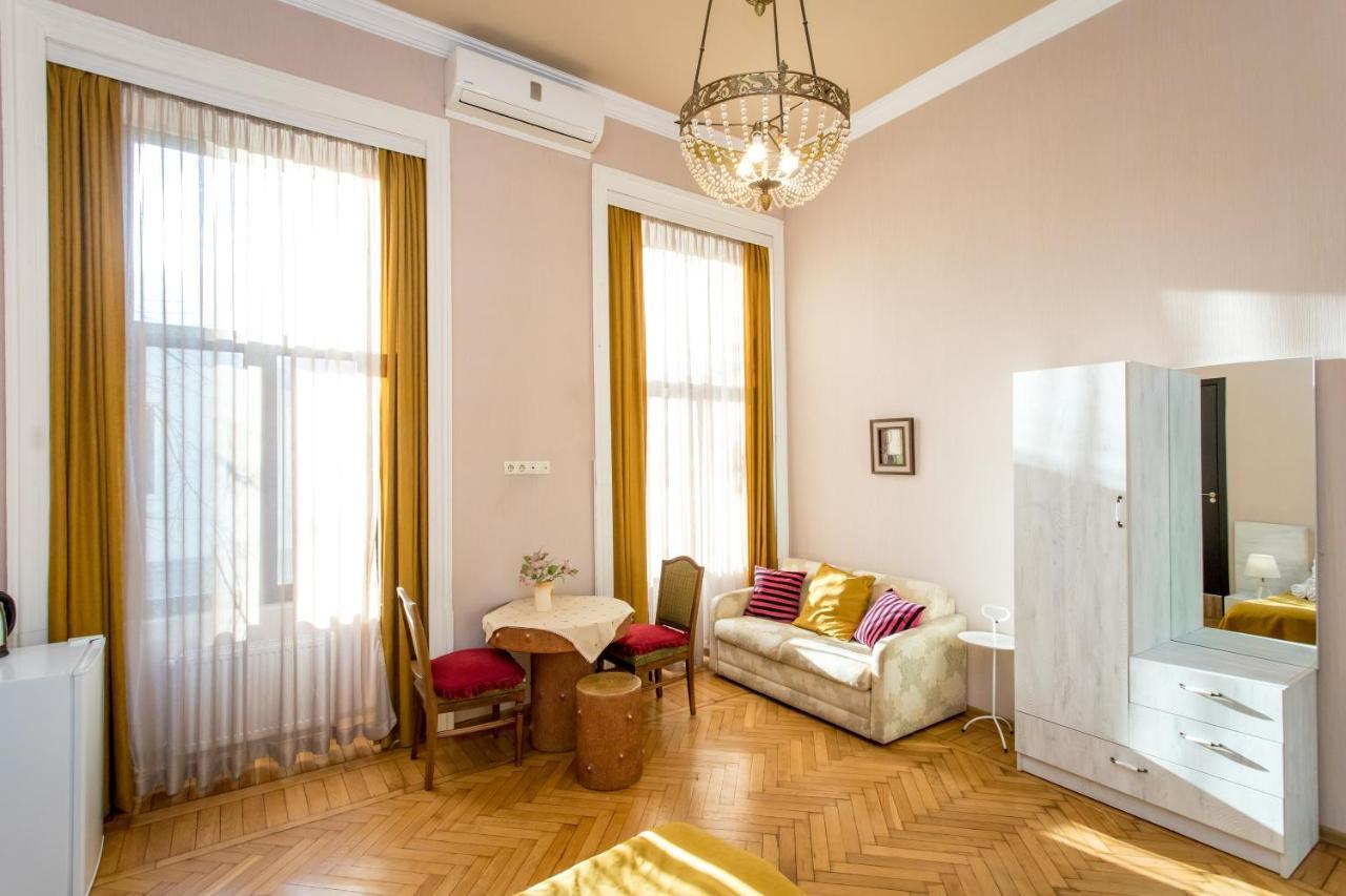 Hb Apartments Mari Brose ティビリシ エクステリア 写真