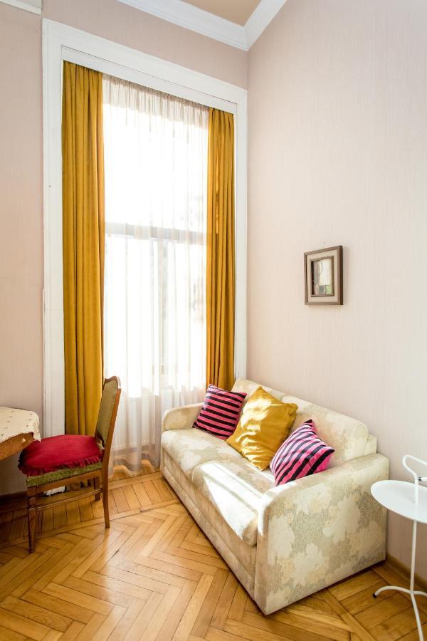 Hb Apartments Mari Brose ティビリシ エクステリア 写真