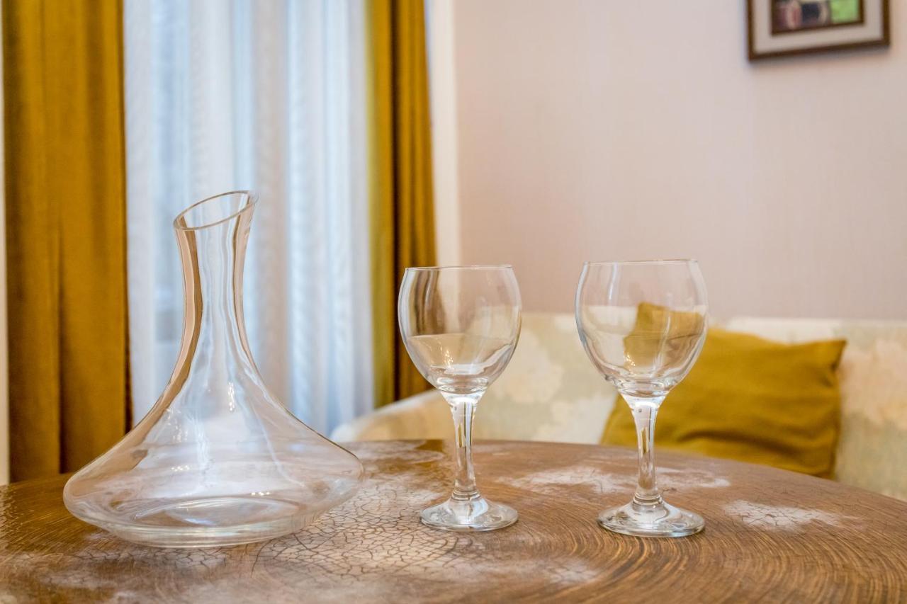 Hb Apartments Mari Brose ティビリシ エクステリア 写真