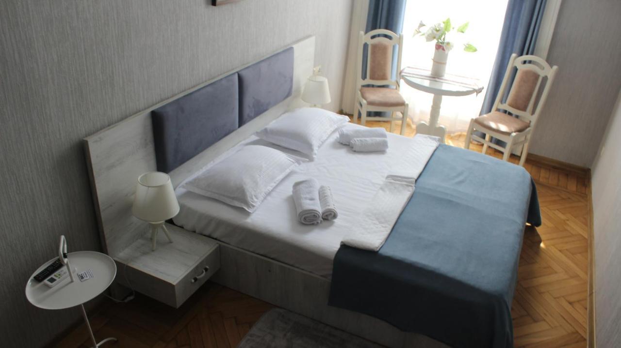 Hb Apartments Mari Brose ティビリシ エクステリア 写真