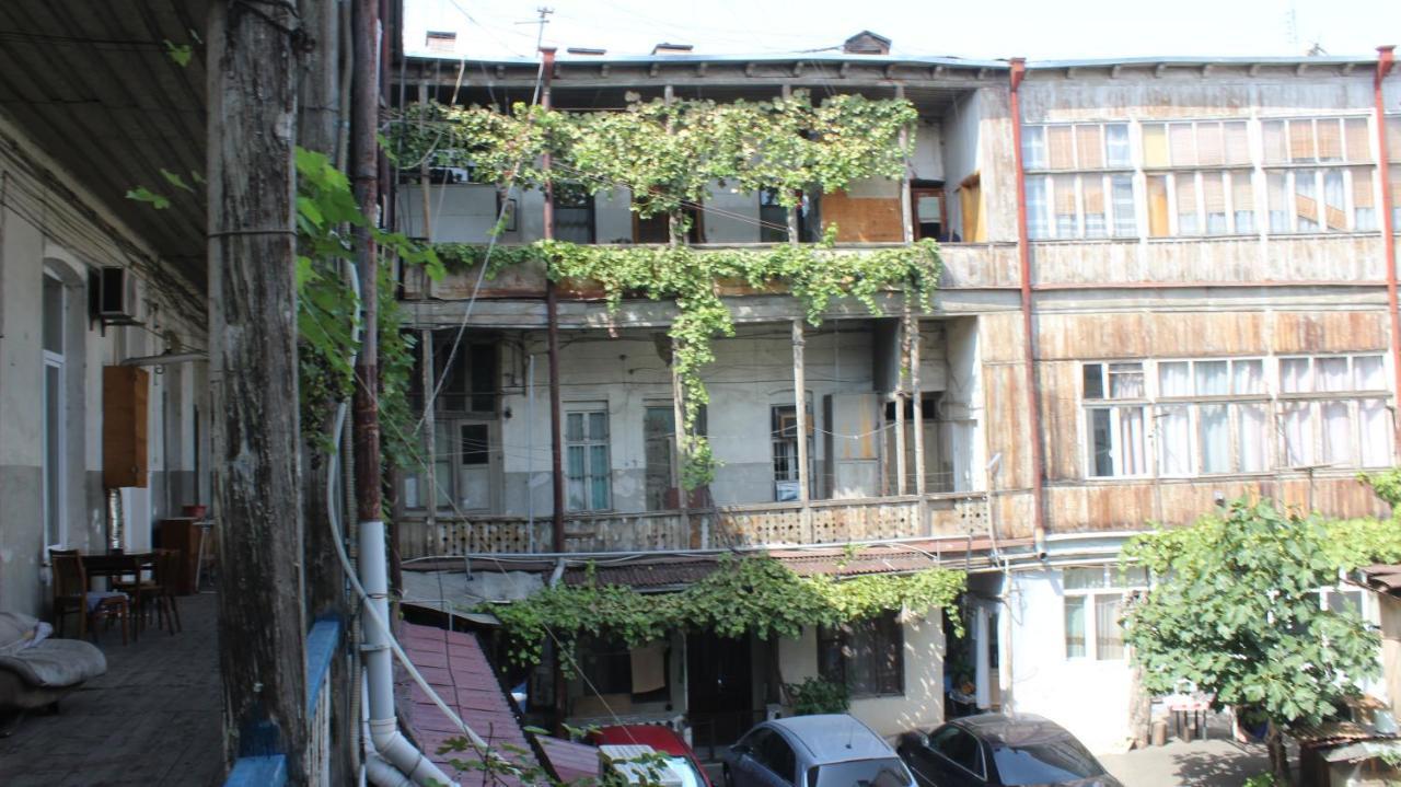 Hb Apartments Mari Brose ティビリシ エクステリア 写真